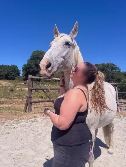 Amanda, 23