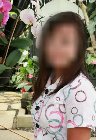 Amina, 30