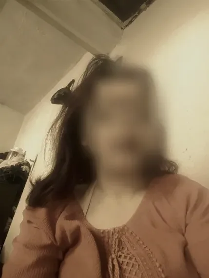 Amira, 39