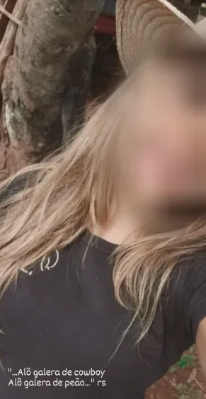 Andrea, 32