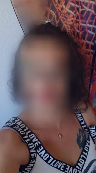 Julie, 40