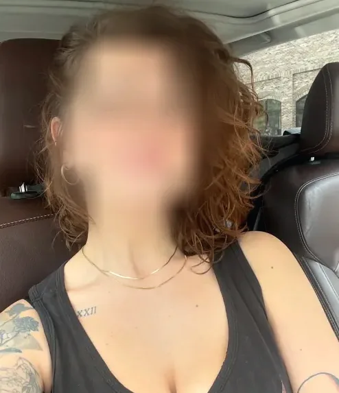Julie, 39