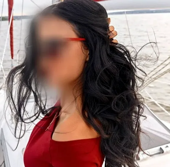 Louise, 35